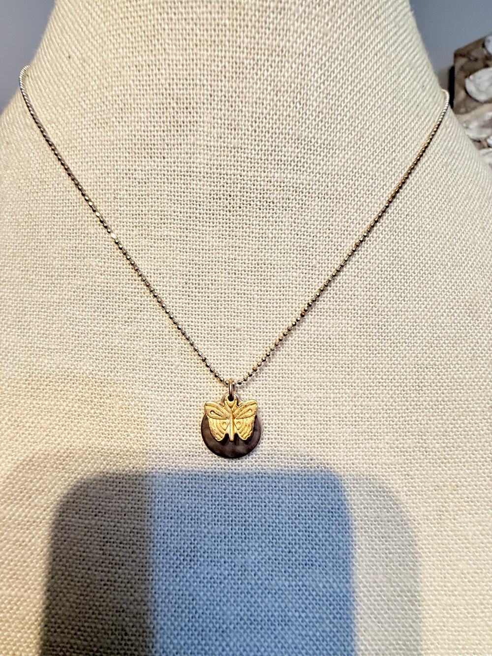 Vintage Butterfly Shell Pendant Necklace 16”+2”